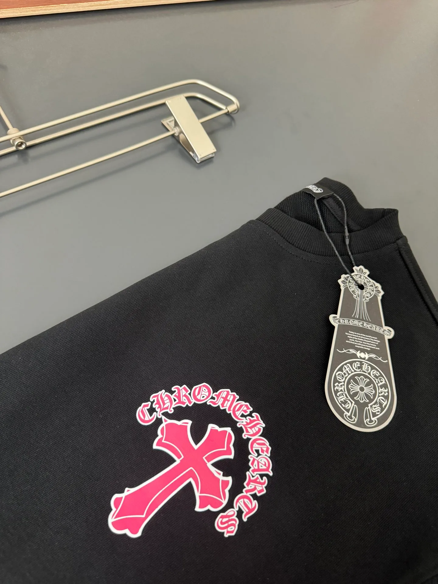 P230 ✨✨Chrome Hearts*Chrome Hearts* The latest round-neck fashionable long-sleeved sweatshirt in autumn and winter, printed logo design, 400g pure cotton fabric! It is close to the skin and comfortable, durable and easy to wear. The original factory craftsmanship is meticulous. It is a must-have for casual wear. Size S M L XL XXL